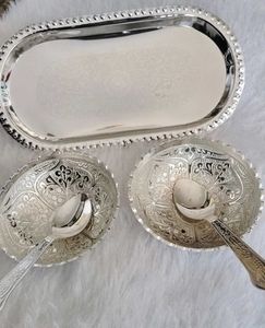 🎀🆕 Silver Plated Bowl Set with Spoons &amp; Box💖