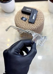 Clear Frame Fashion Glasses