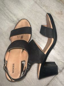 Woods Black Sandals