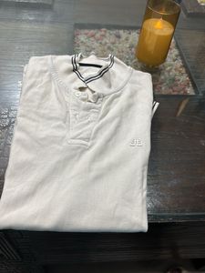 “Men’s White Tshirt With Colar