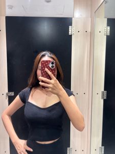 Chic Black Cropped Top
