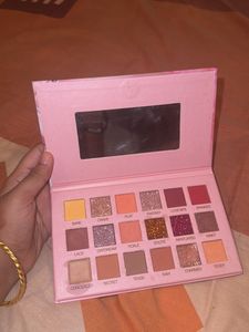18-Color Eyeshadow Palette Matte & Glitter Shade