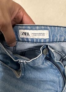 Stylish Light Wash Cargo Jeans
