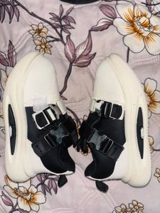 Kids Stylish Buckle Sneakers