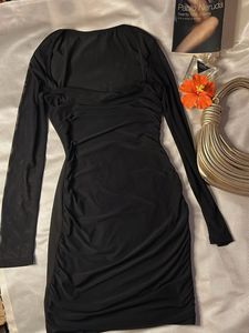 Black bodycon dress