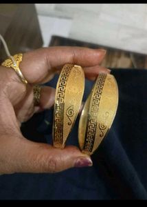 Beautiful Set &amp; golden Bengals
