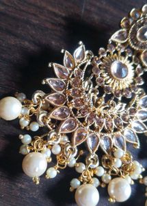 Exquisite Gold Tone Pearl &amp; Crystal Earrings