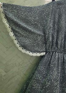 Chic Floral Print Dress with Lace Trim