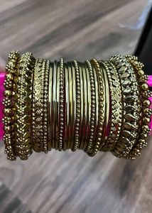 Elegant Gold-Tone Bangle Set