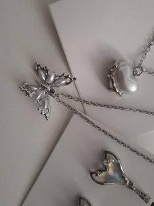 DREAMY NECKLACE & EARRINGS