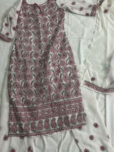 Embroidered Chikankari Kurta Set