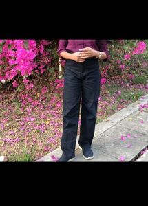 Black straight fit jeans for women