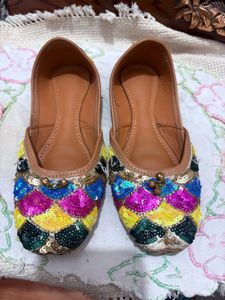 Sparkling Embellished PUNJABI JUTTI