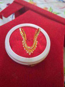 Elegant Gold Ring with Sparkling Stones