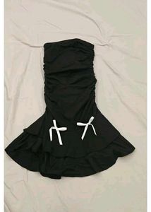 Chic Black Strapless Ruched Dress