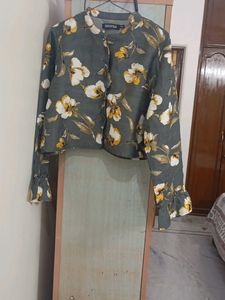Chic Floral Print Cropped Top