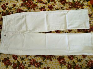 White Wide-Leg Jeans | Elegant &amp; Versatile
