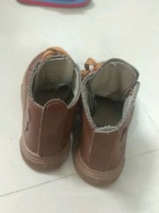 Traditional Axon Shoe