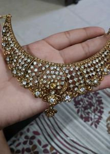 Exquisite Kundan Necklace and Earring Set