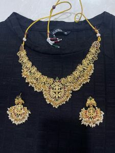 Exquisite Traditional Gold Necklace & Earring Set