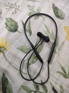 Black Wireless Neckband Earphones
