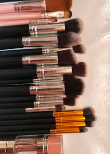 Complete Makeup Brush Set with Case