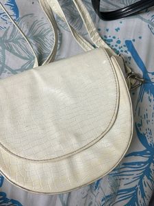 Stylish Croc-Embossed Crossbody Bag