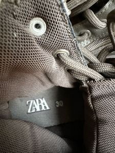 Zara kids (free delivery )no discount