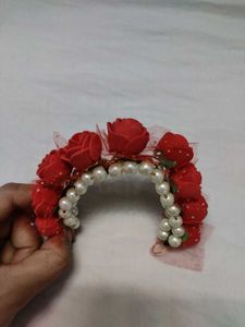 Red Rose &amp; Pearl Hair Accessory