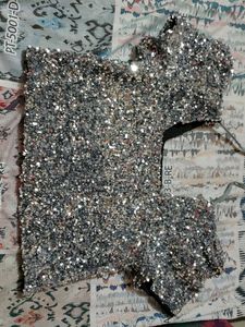 Sparkling Sequin Blouse with puffed sleeves