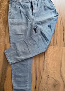Light Wash Pleated Denim Jeans