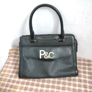 Chic Black Handbag