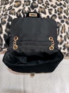 H&amp; M-Black Quilted Velvet Sling Bag