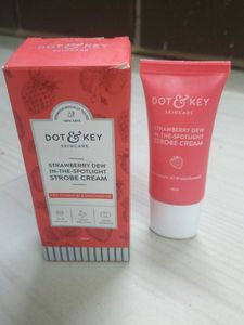 DOT &amp; KEY Strawberry Dew Strobe C