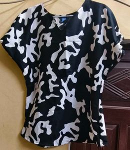 Stylish Black &amp; White Print Top