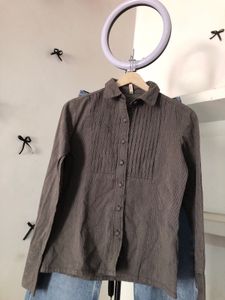 Chic Brown Button-Up Blouse🖤