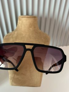 Stylish Black Sunglasses 🕶️