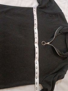 Women's Black Zip-Up Long Sleeve Top