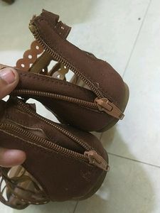 Sandals.No Return Refund
