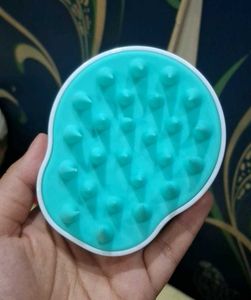 IKONIC Scalp Massager Shampoo Brush