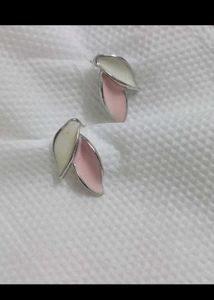 Elegant Leaf Design Earrings