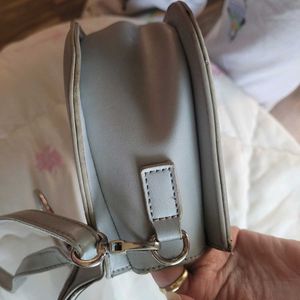 mumuso regular sling bag