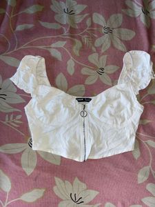 Chic White Crop Top with Zipper Detail