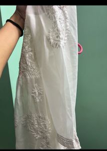 Devalaye Elegant White Chikankari Kurti