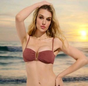 Very Beautiful And Hot 🔥 Bikini Top Floral Bikin