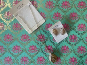 Crystal Jewelry Set: Necklace &amp; Earrings
