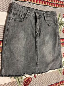 women fitted denim skirt