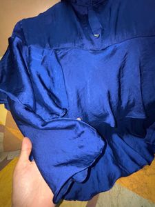 💙 GORGEOUS ROYAL BLUE SATIN RUFFLE TOP 💙