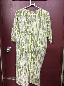 Green &amp; White Printed Kurta Set