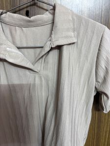 Lightweight Collared Cropped Top